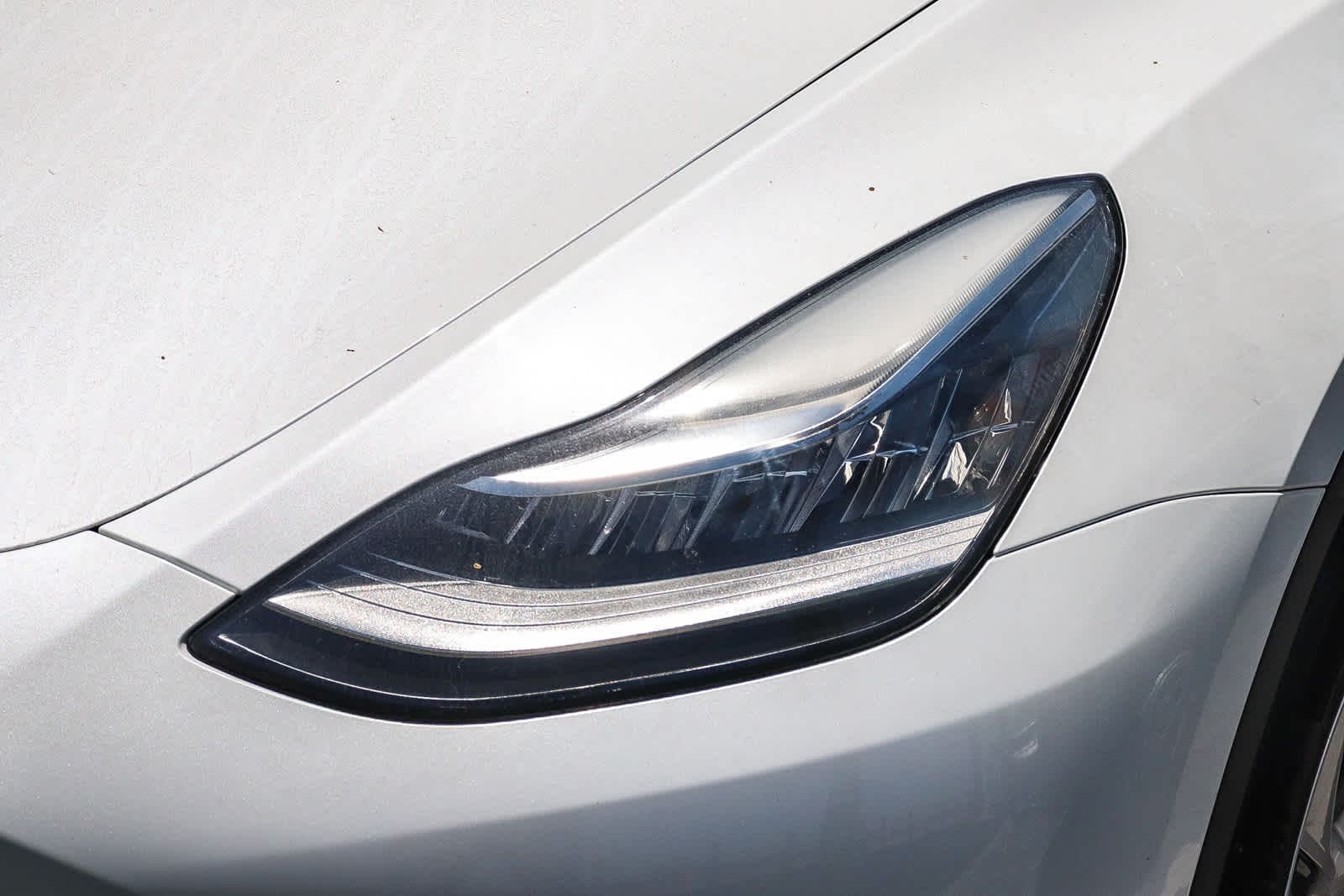 Used 2021 Tesla Model Y Long Range with VIN 5YJYGDEE9MF228550 for sale in Anaheim, CA