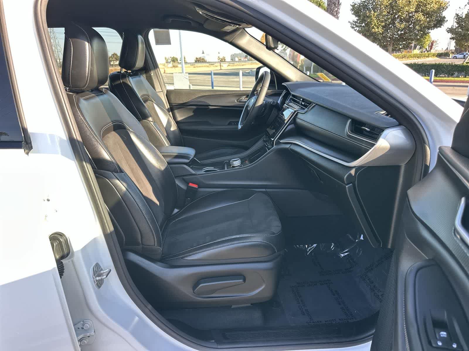 Thumbnail: 2024 Jeep Grand Cherokee L - 40