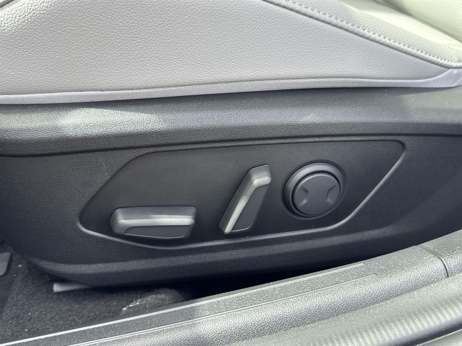 Thumbnail: 2025 Hyundai Elantra - 33