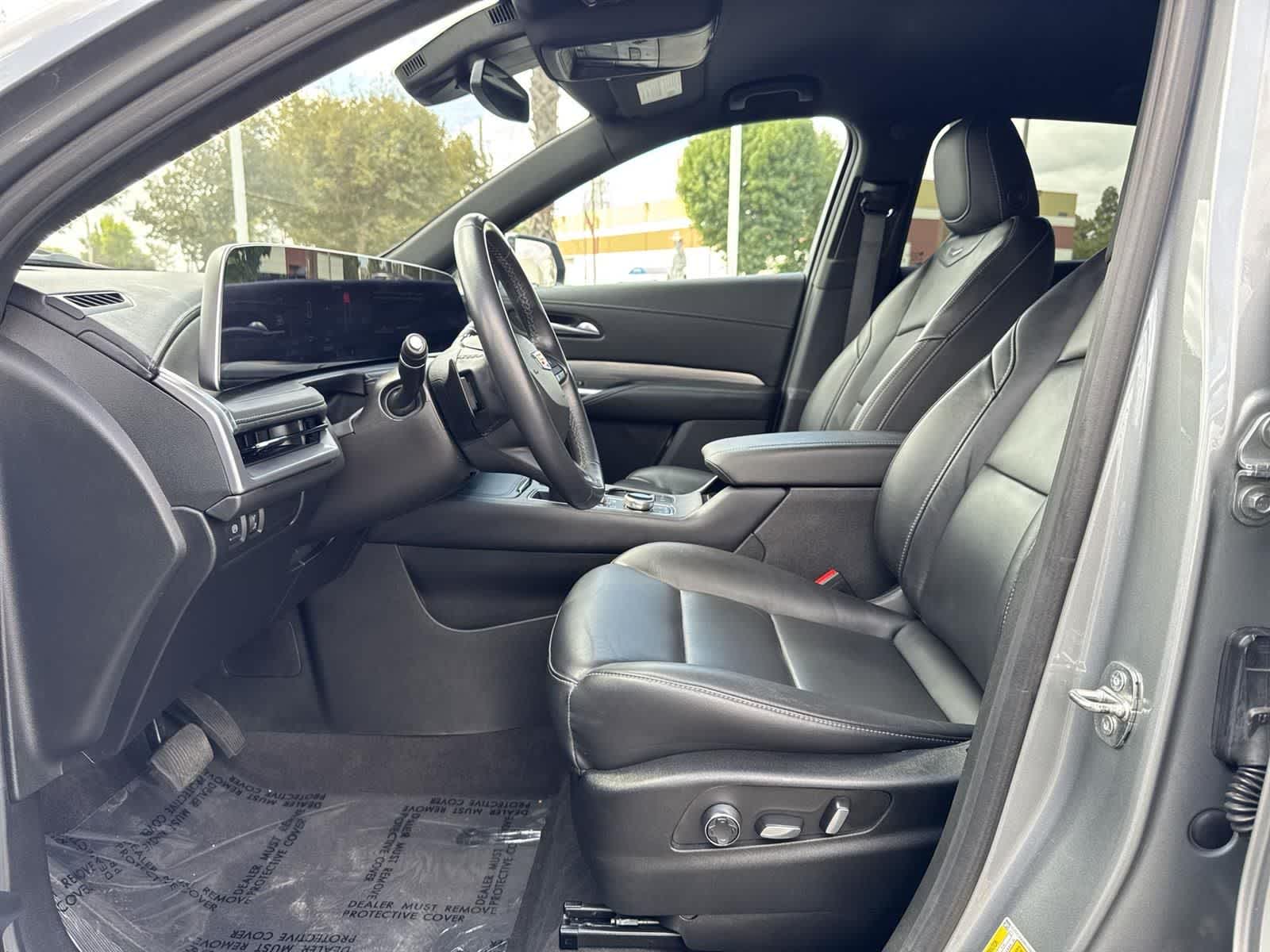 Thumbnail: 2024 Cadillac XT4 - 21