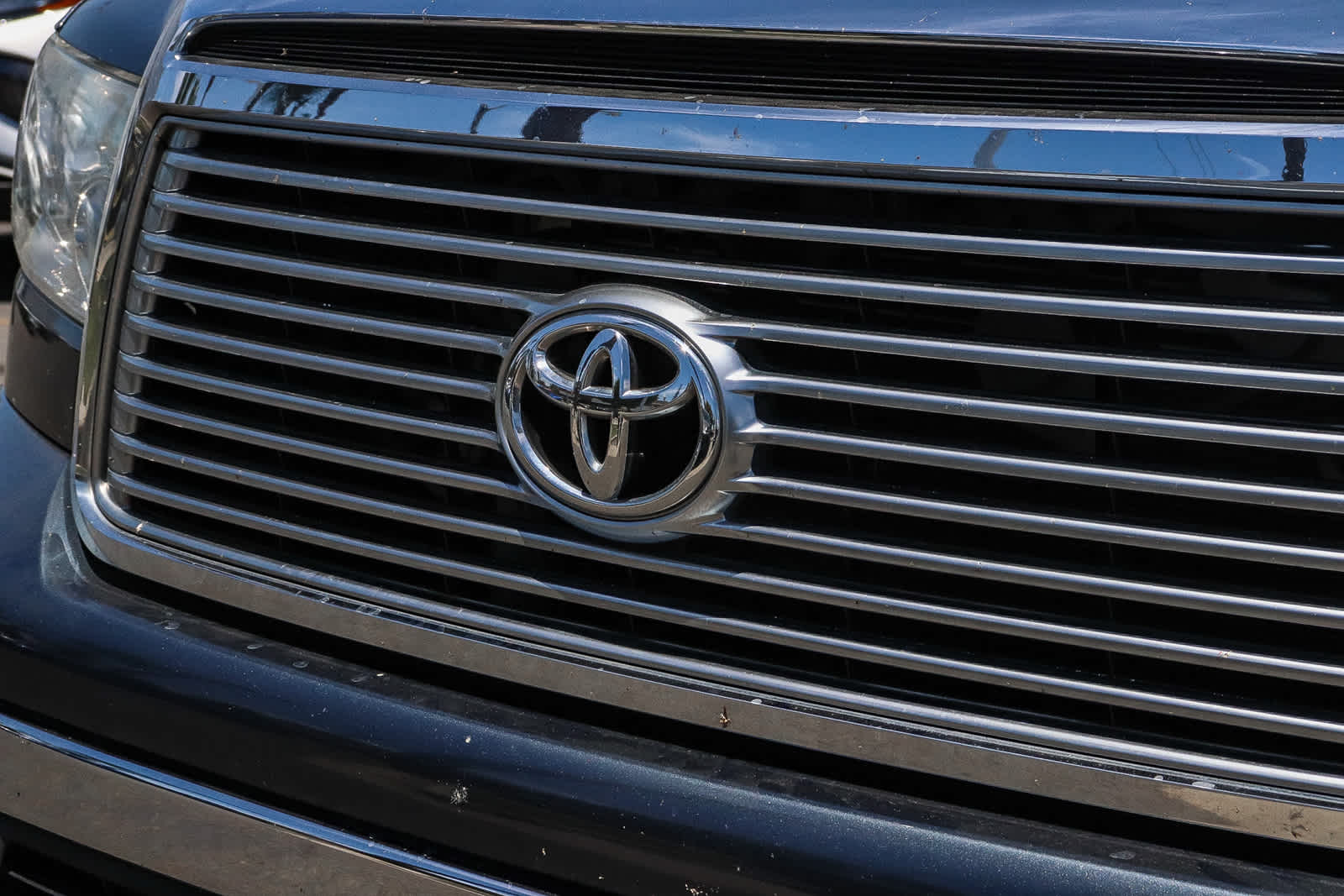 Thumbnail: 2010 Toyota Tundra - 3