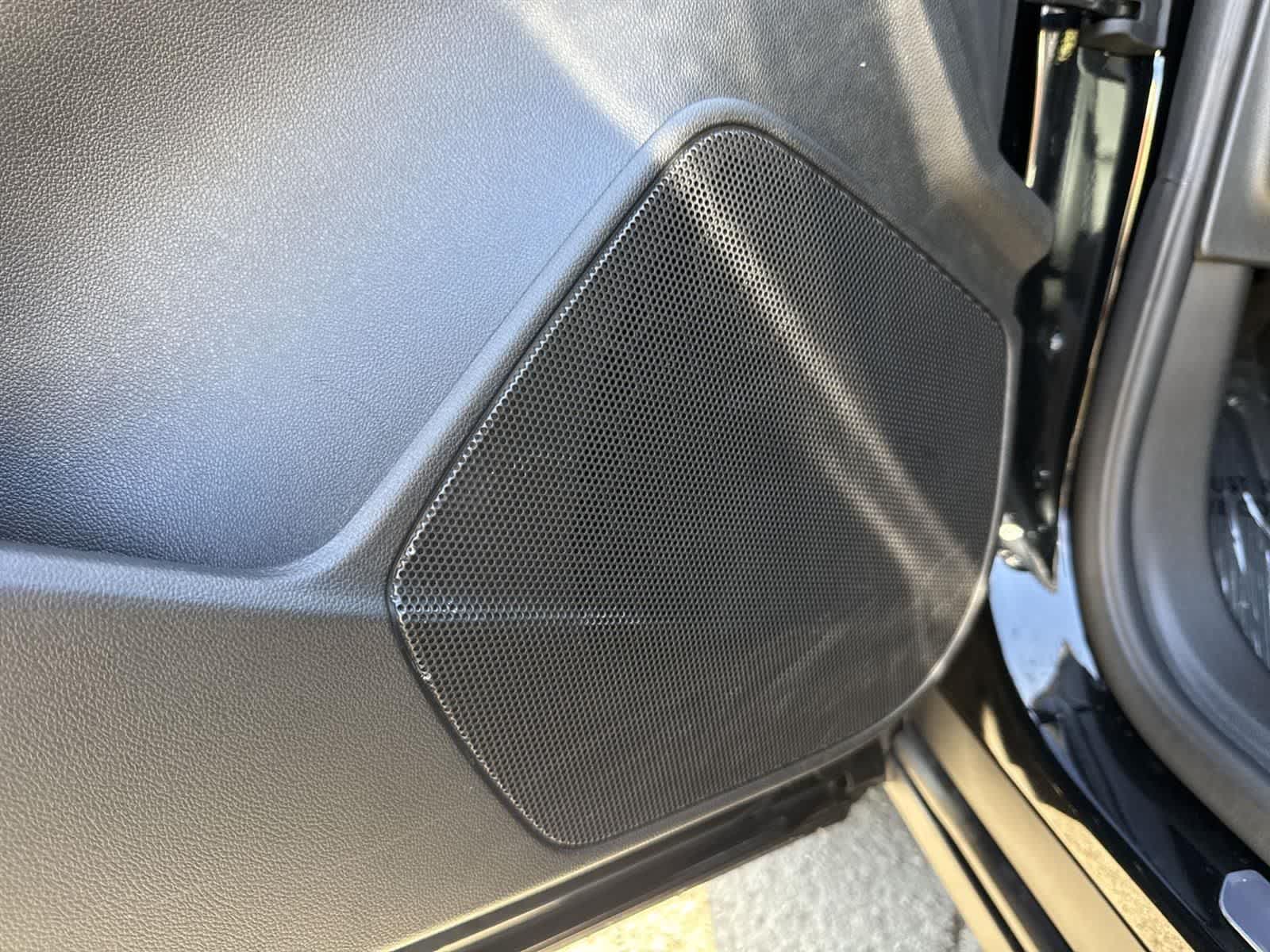 Thumbnail: 2025 Cadillac XT4 - 21