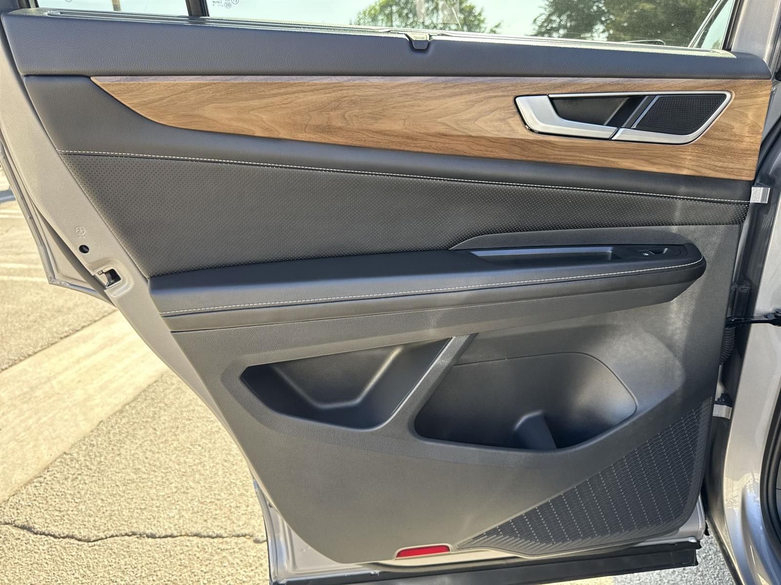 Thumbnail: 2025 Volkswagen Atlas - 25