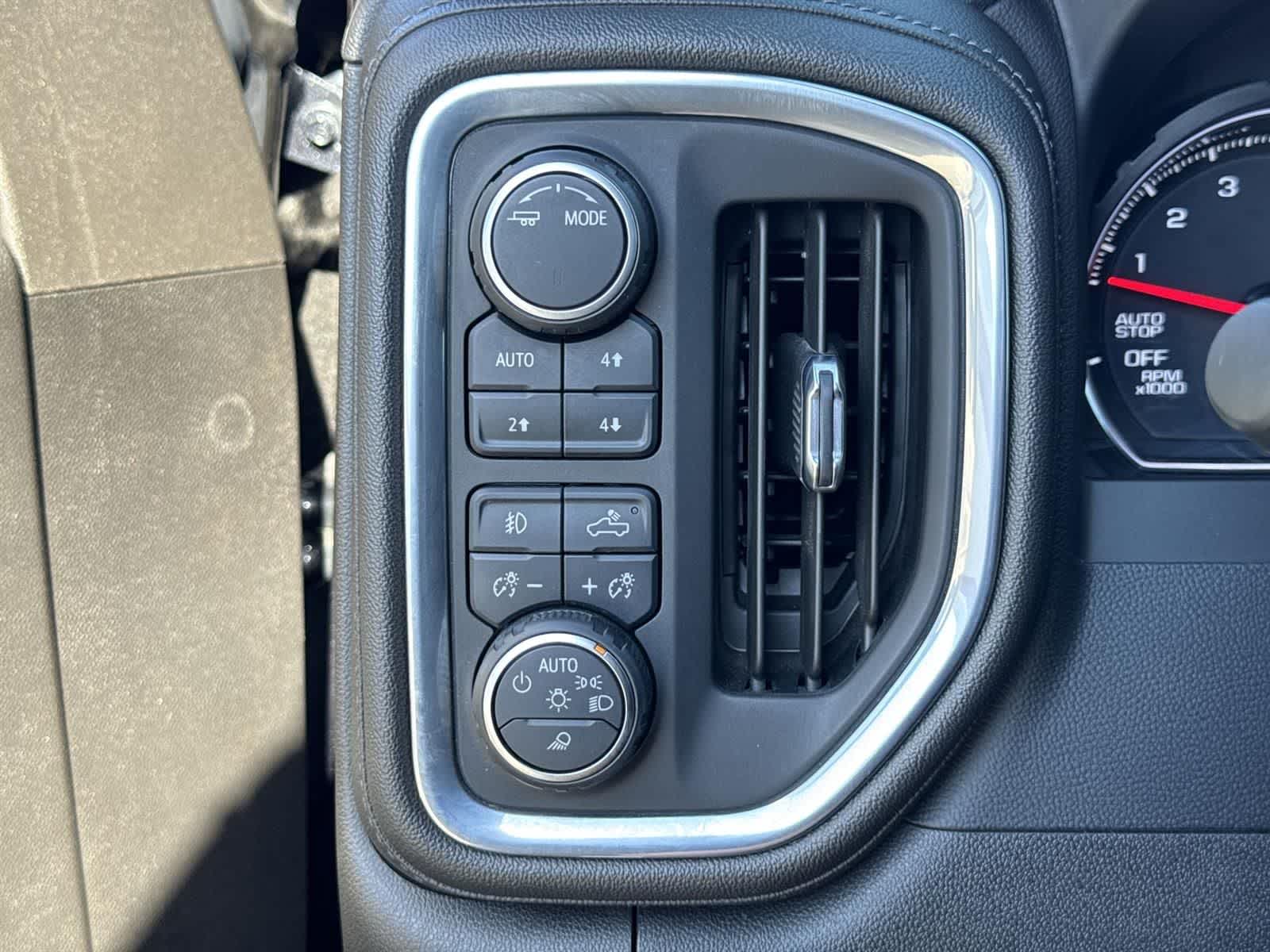 Thumbnail: 2022 Chevrolet Silverado 1500 - 18