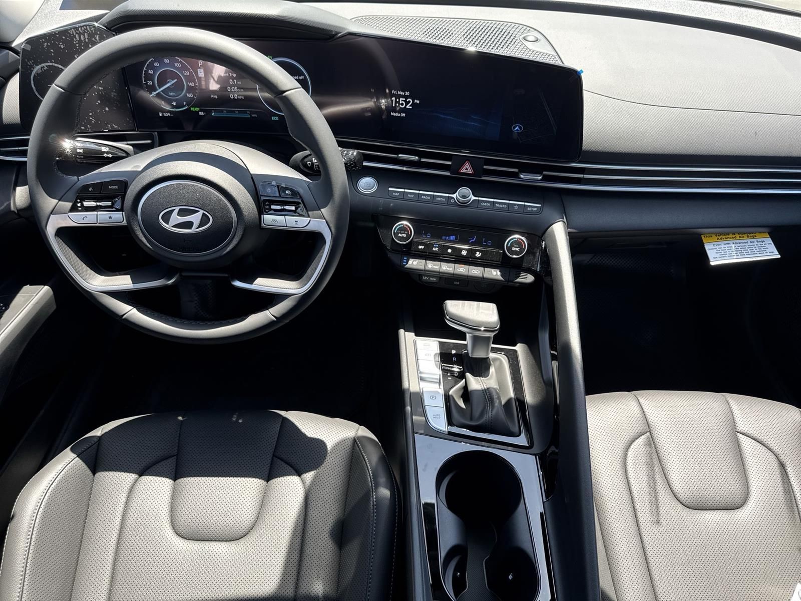 Thumbnail: 2025 Hyundai Elantra - 9