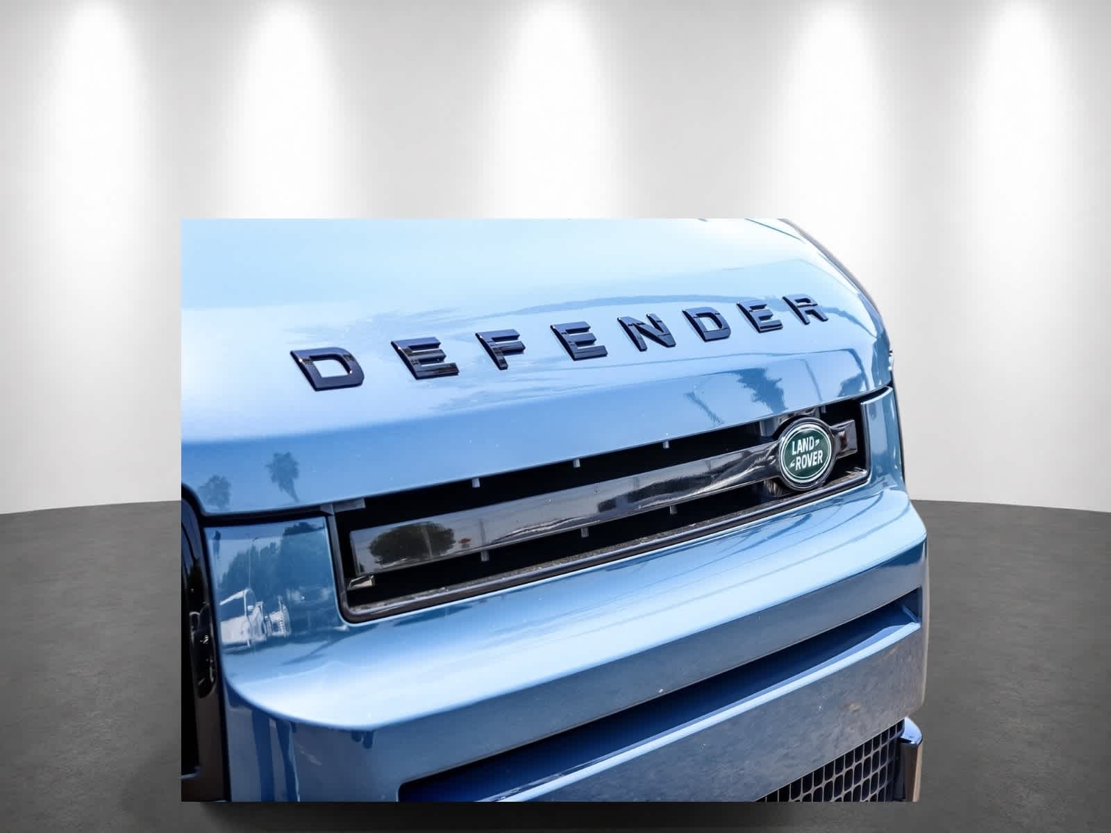 Thumbnail: 2025 Land Rover Defender - 5