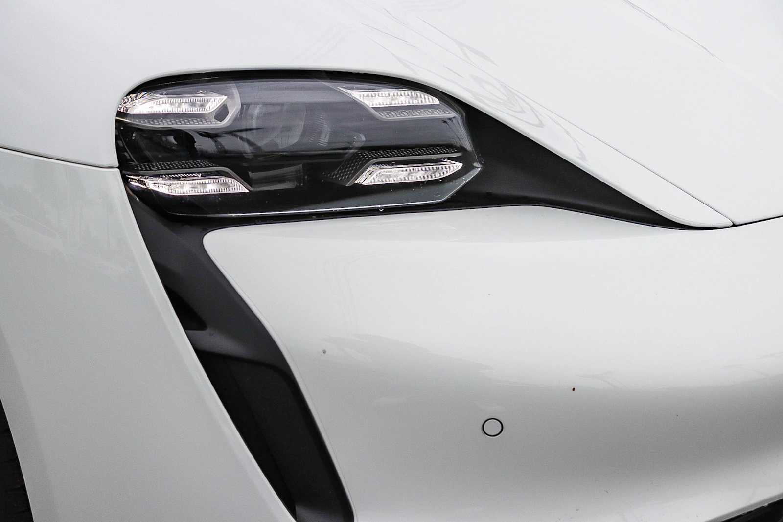 Thumbnail: 2021 Porsche Taycan - 7