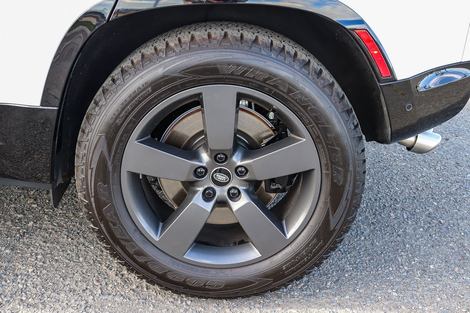 Thumbnail: 2023 Land Rover Defender - 12