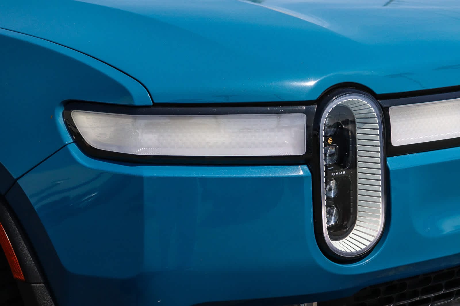 Thumbnail: 2023 Rivian R1S - 4