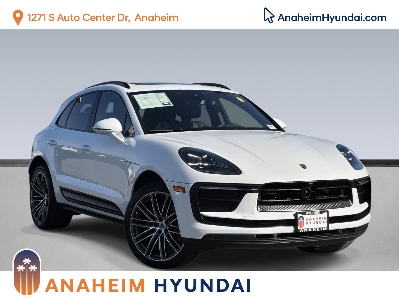 Thumbnail: 2024 Porsche Macan - 1