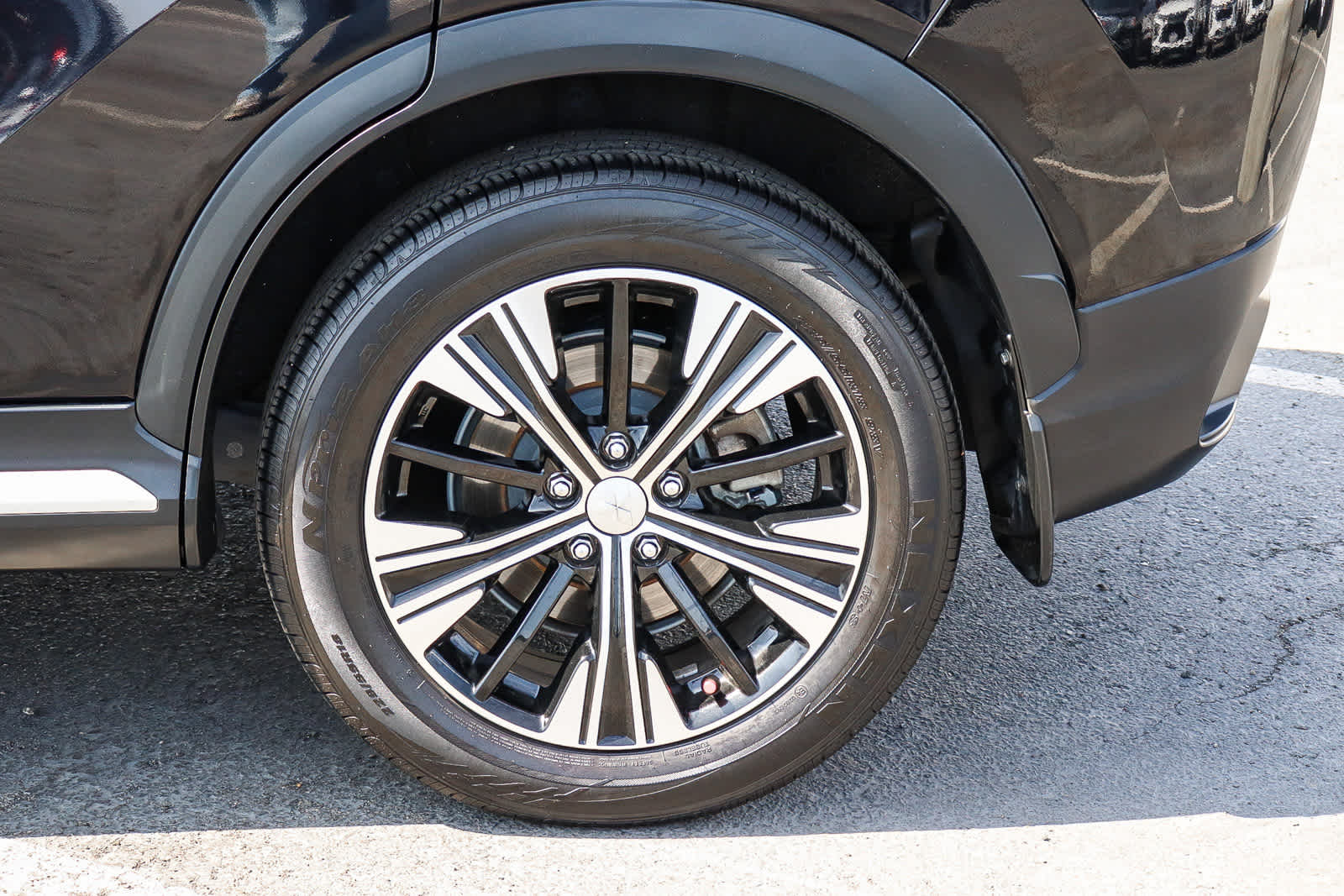Thumbnail: 2019 Mitsubishi Eclipse Cross - 11