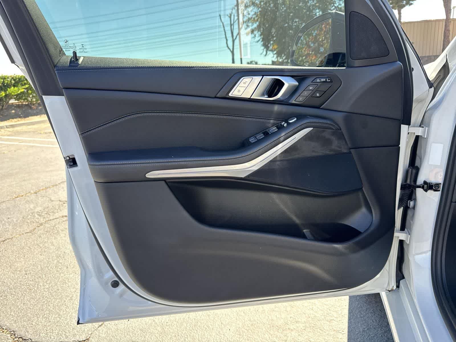 Thumbnail: 2022 BMW X7 - 23