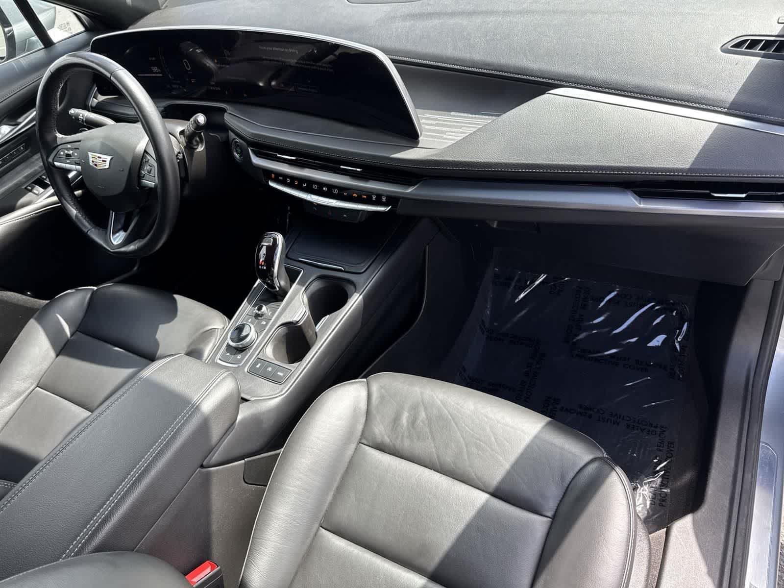 Thumbnail: 2024 Cadillac XT4 - 39