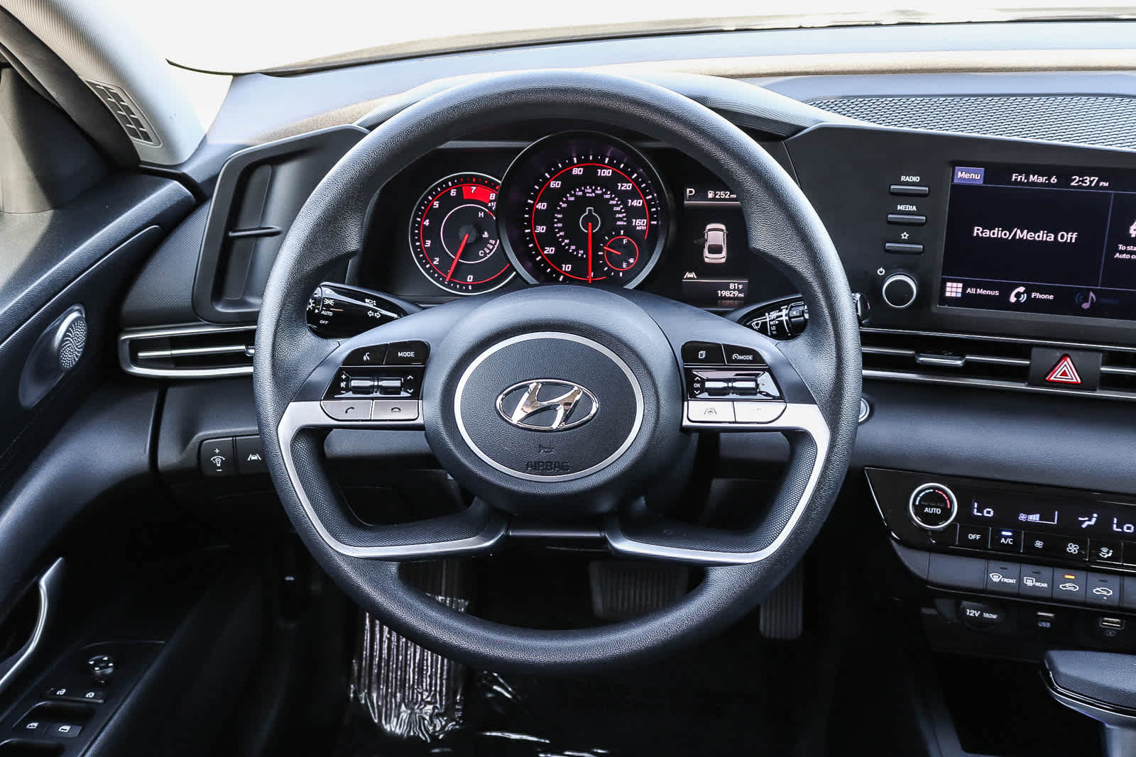 Thumbnail: 2023 Hyundai Elantra - 29