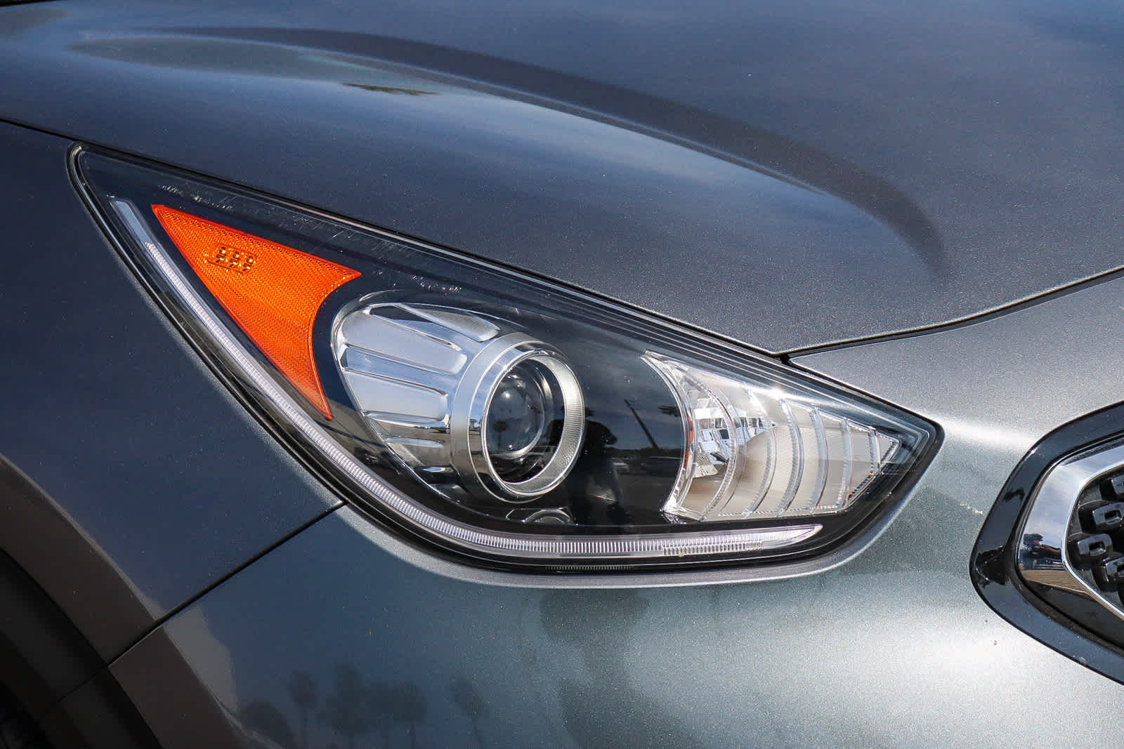 Thumbnail: 2017 Kia Niro - 4