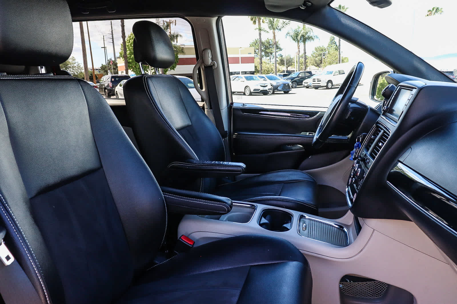 Thumbnail: 2019 Dodge Grand Caravan - 24