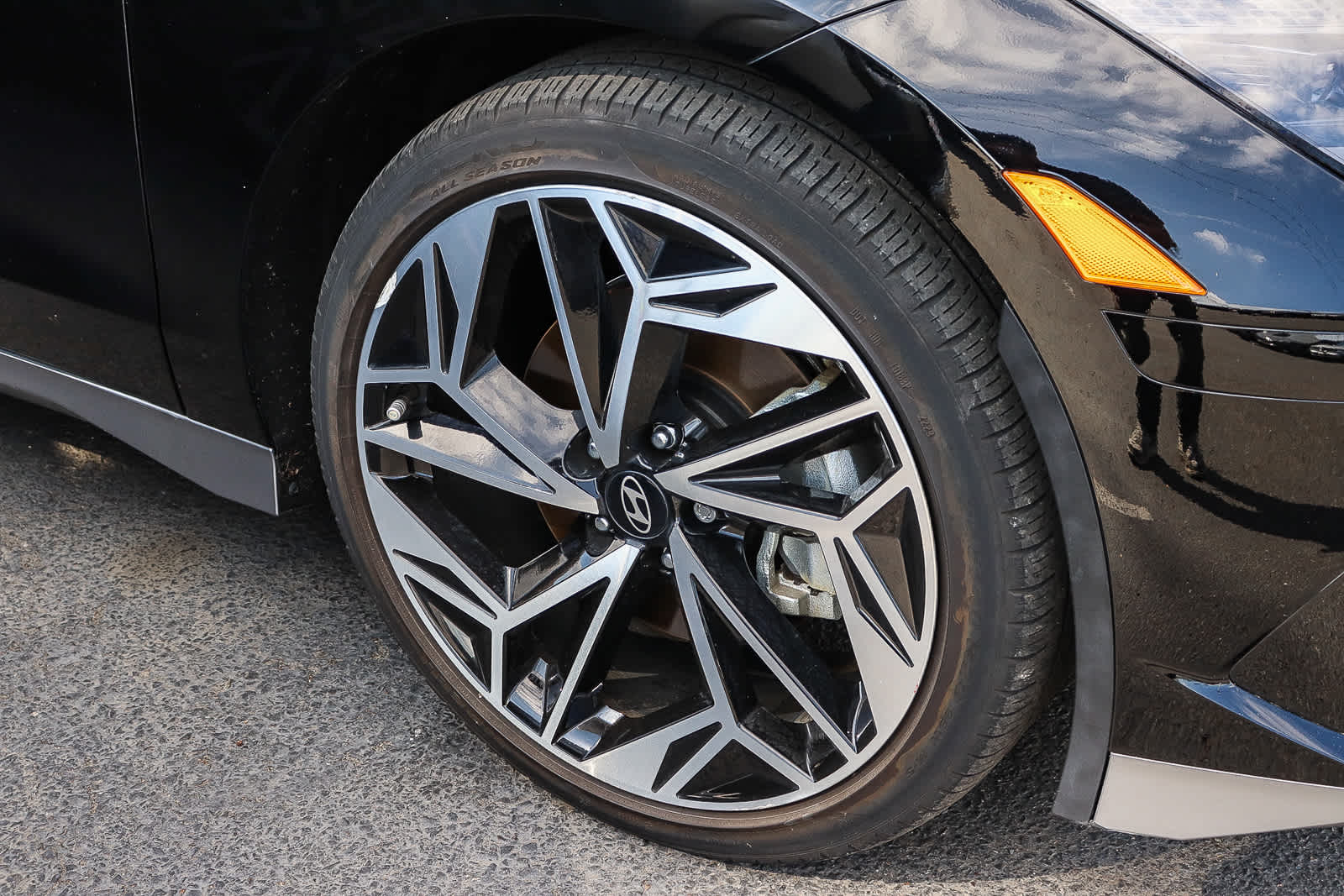 Thumbnail: 2024 Hyundai Ioniq 6 - 4