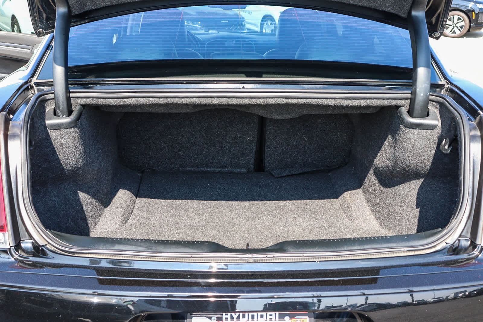 Thumbnail: 2018 Chrysler 300 - 28