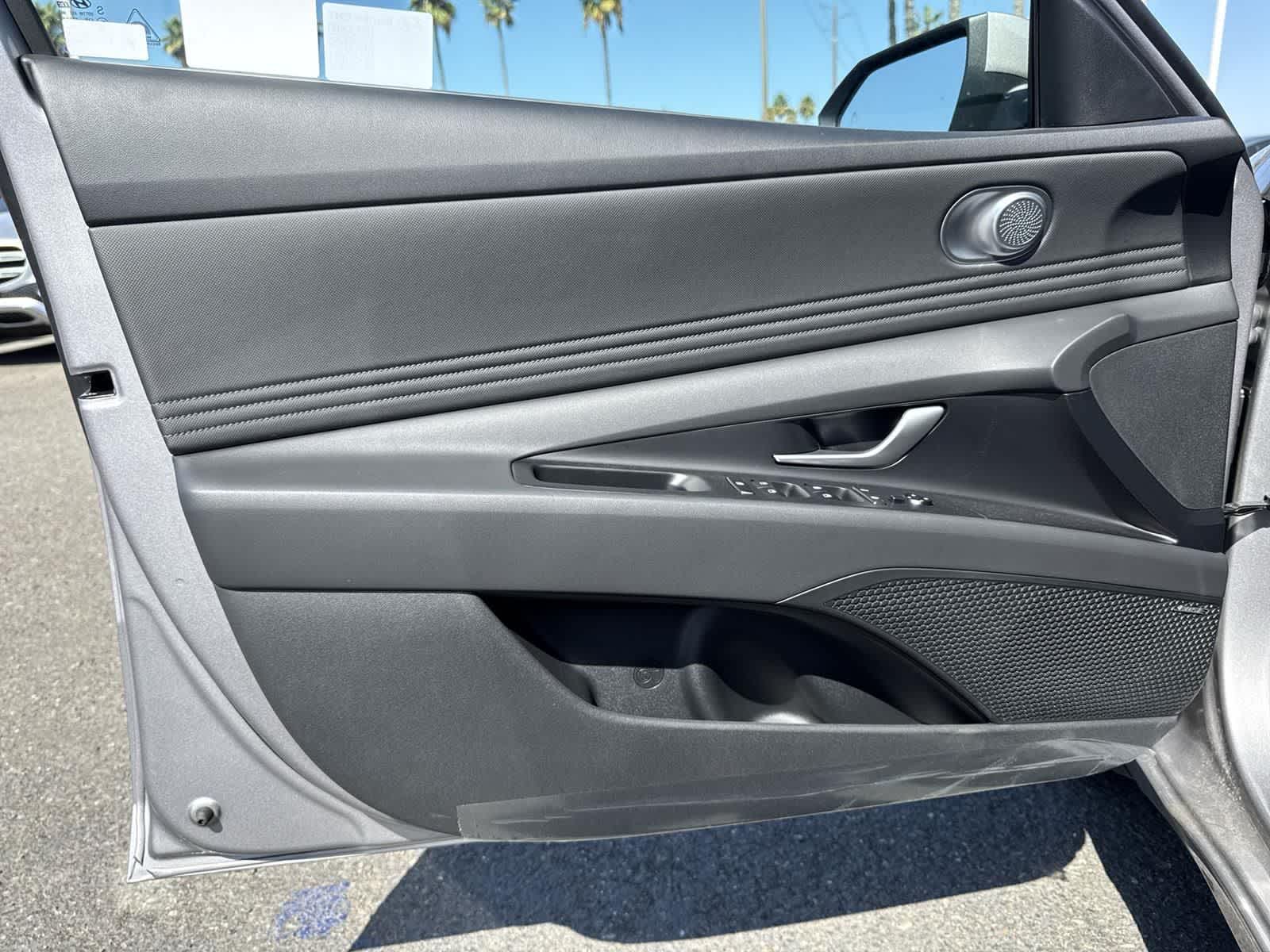 Thumbnail: 2025 Hyundai Elantra - 27