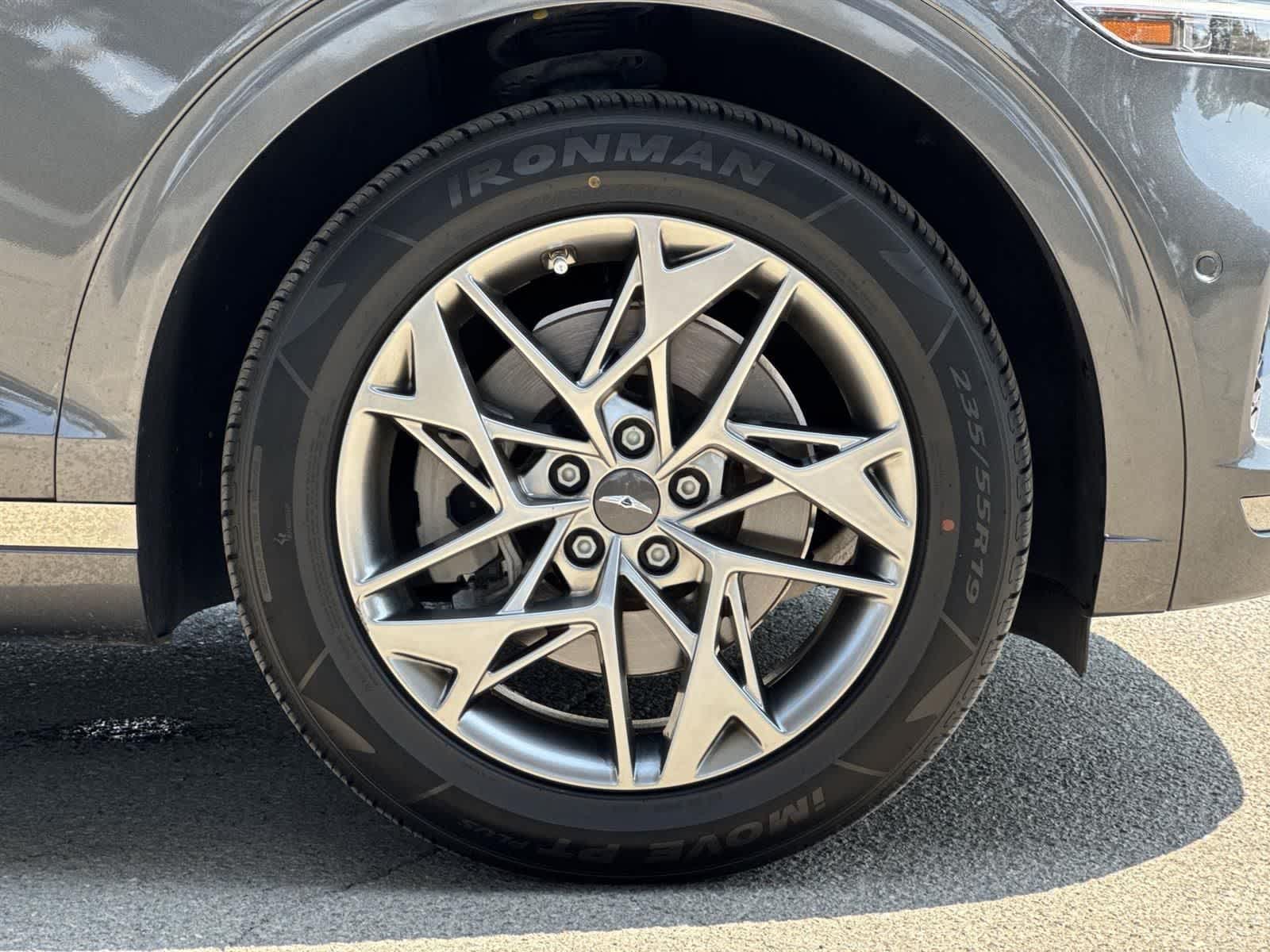 Thumbnail: 2022 Genesis GV70 - 41