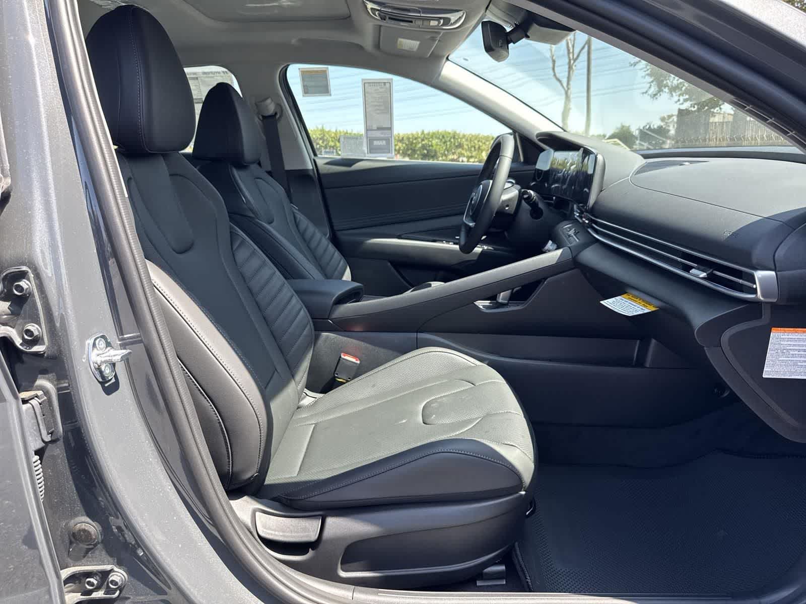 Thumbnail: 2025 Hyundai Elantra - 38