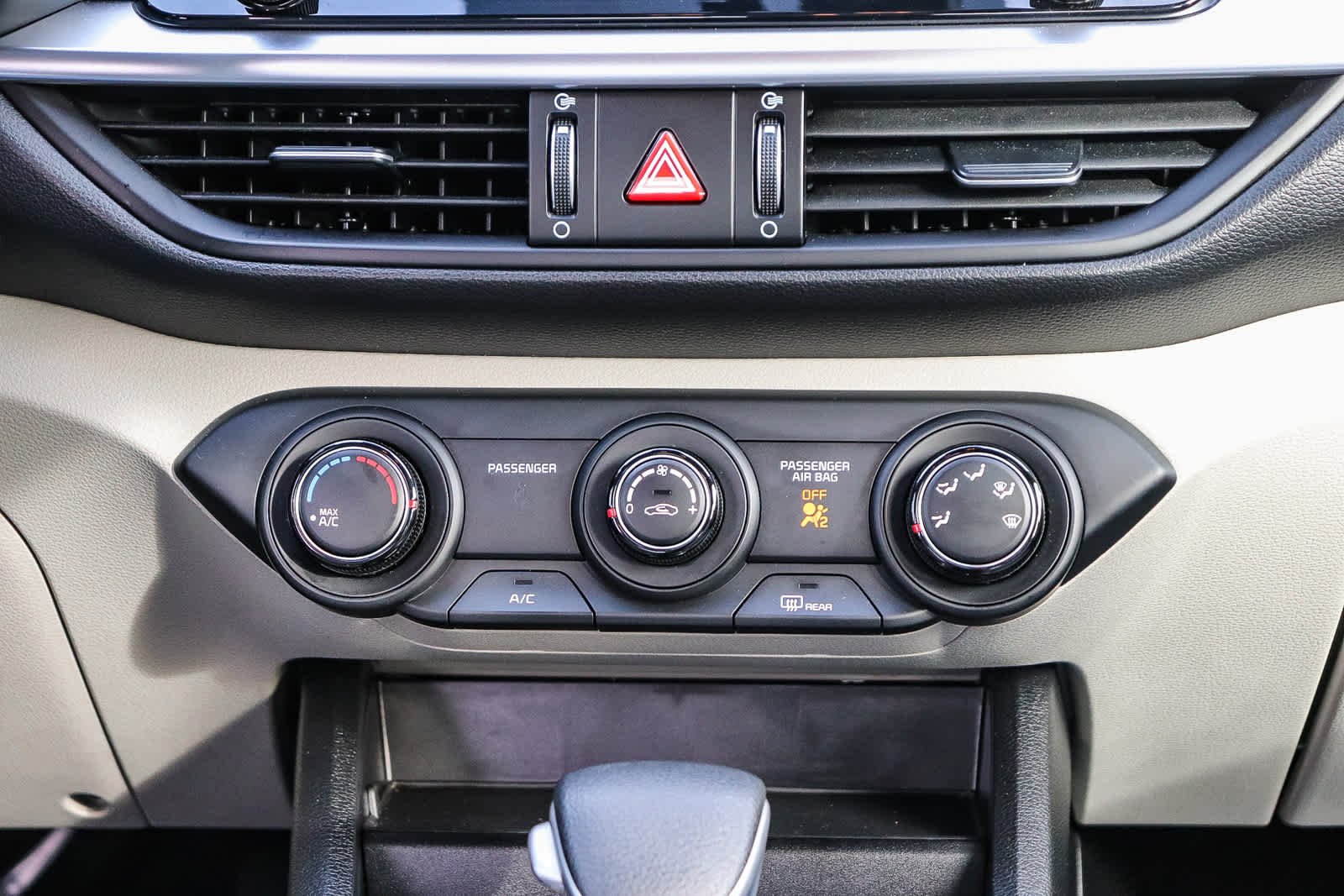 Thumbnail: 2023 Kia Forte - 16