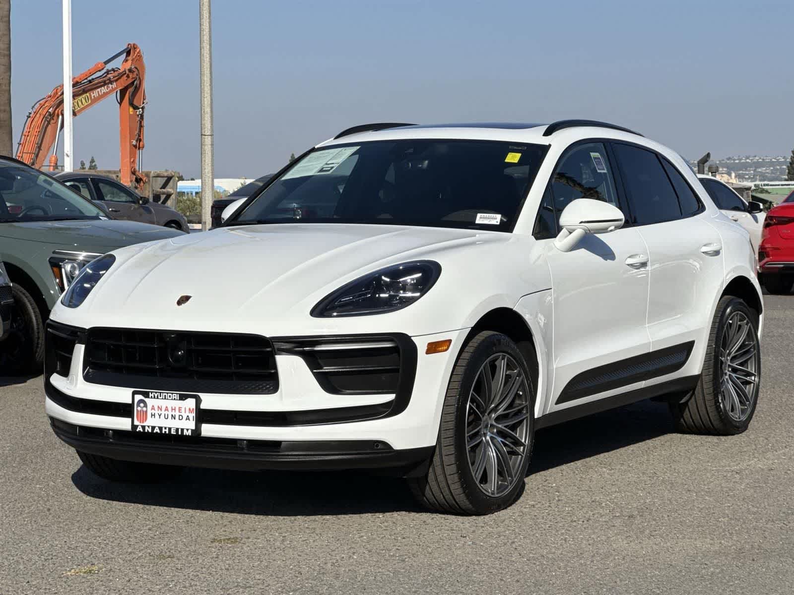 Thumbnail: 2024 Porsche Macan - 6