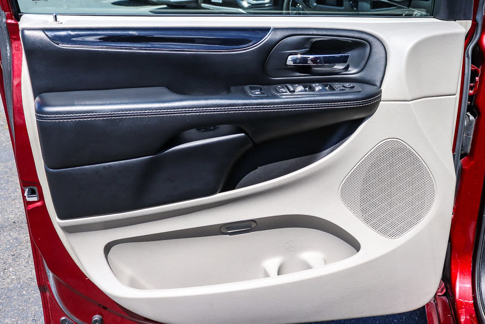 Thumbnail: 2019 Dodge Grand Caravan - 26