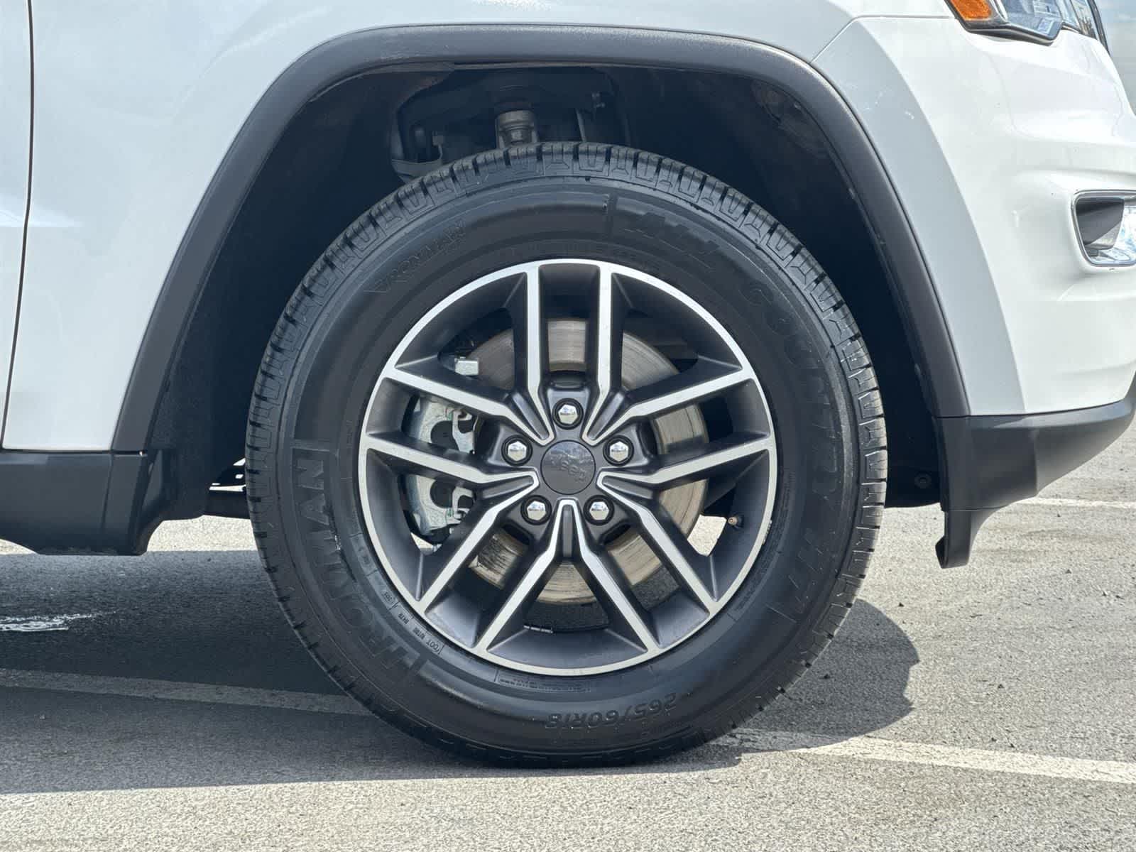Thumbnail: 2022 Jeep Grand Cherokee - 42
