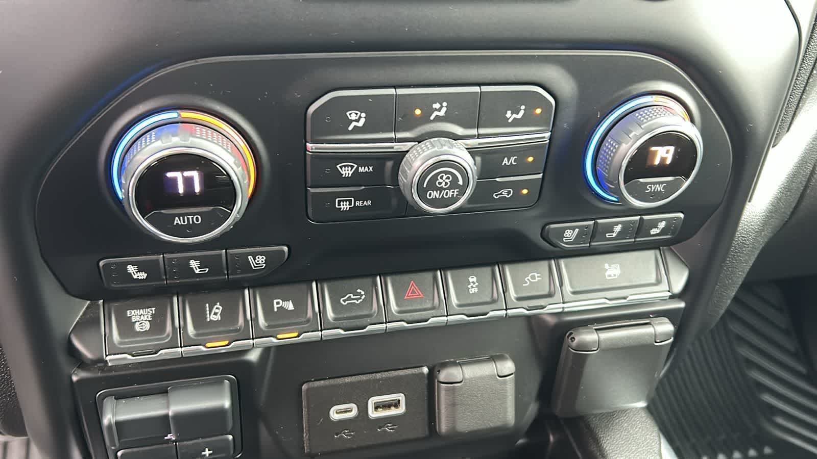 Thumbnail: 2021 Chevrolet Silverado 2500 - 11