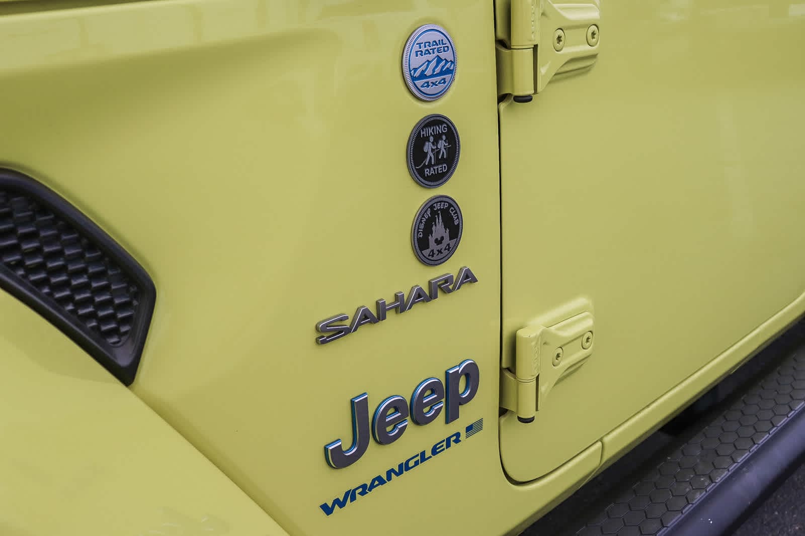 Thumbnail: 2023 Jeep Wrangler - 14