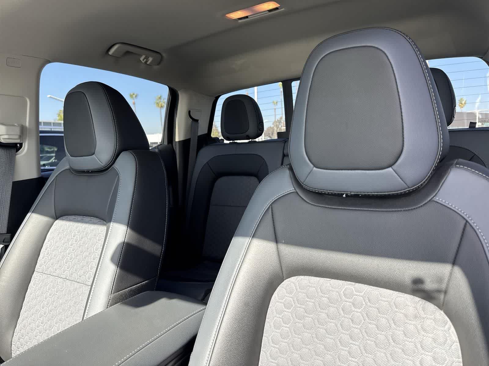 Thumbnail: 2022 Chevrolet Colorado - 15