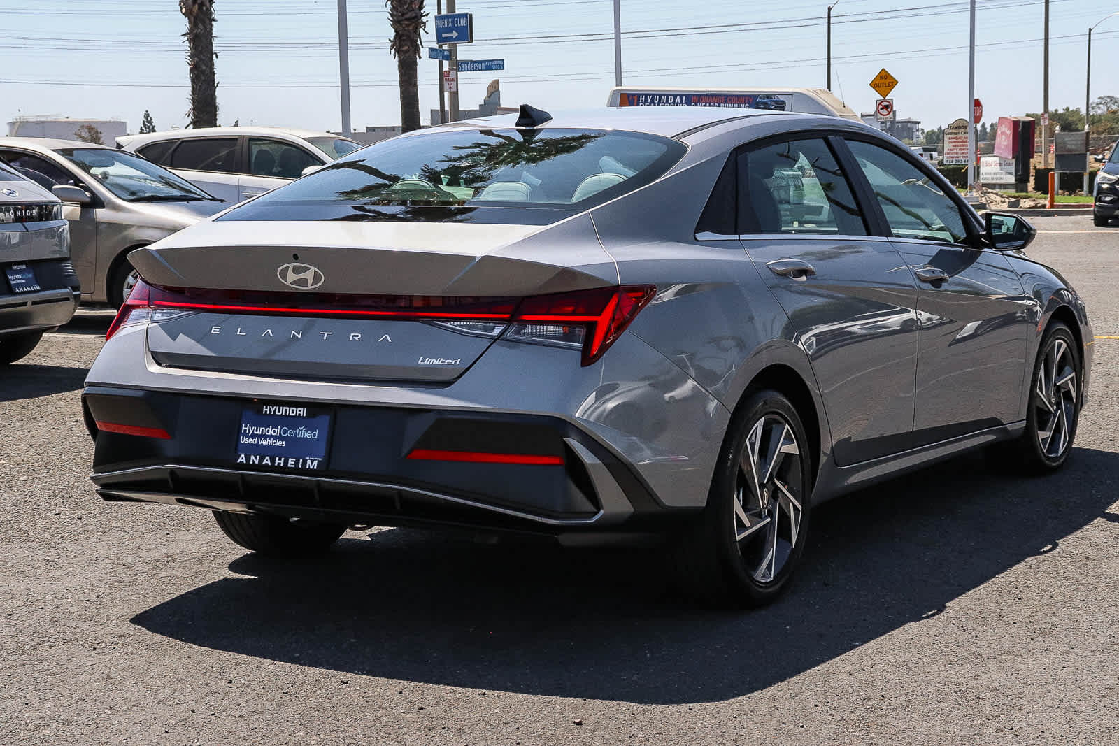 2026 Hyundai Elantra Limited - Photo 7