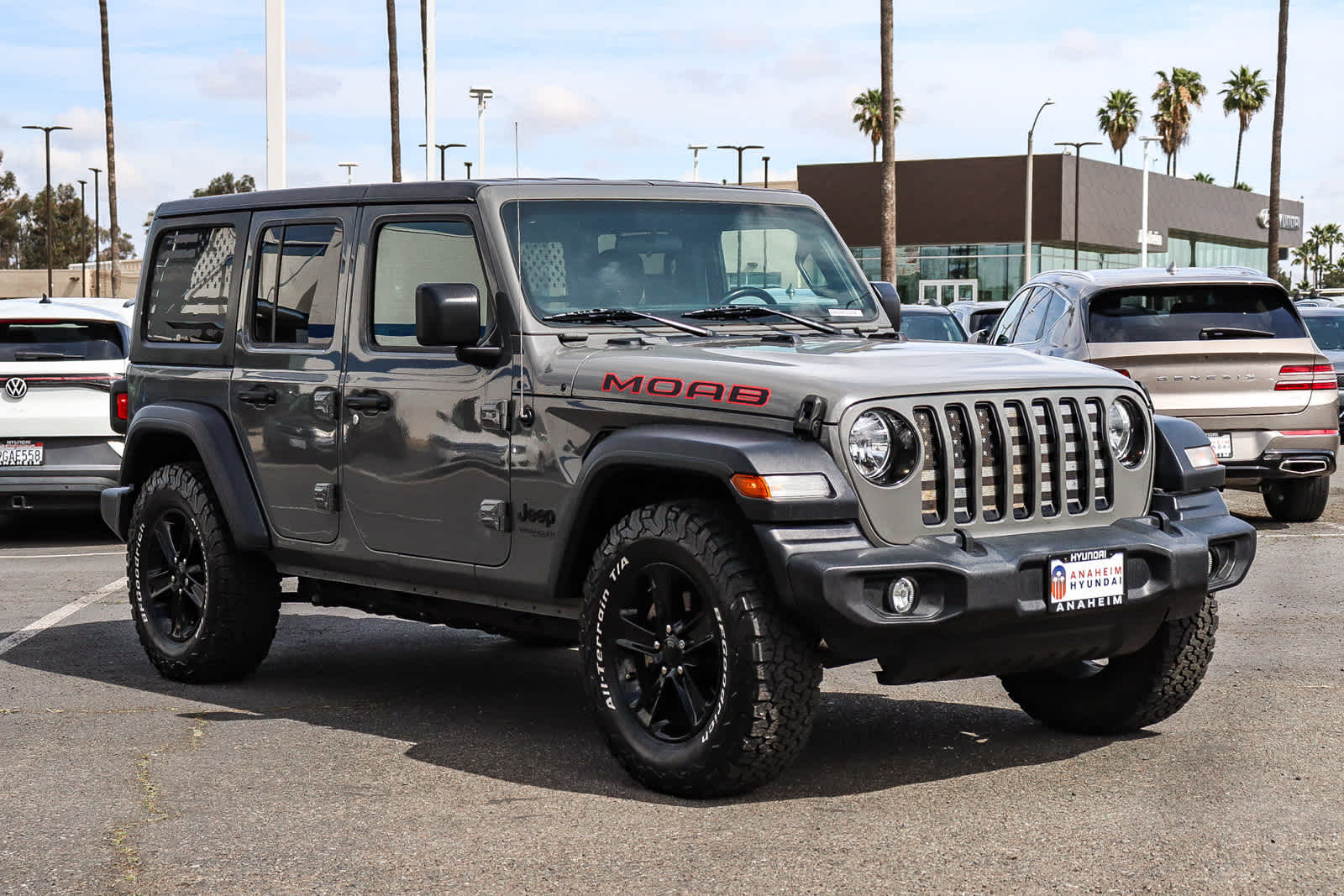 2020 Jeep Wrangler Unlimited Sport Altitude photo 2