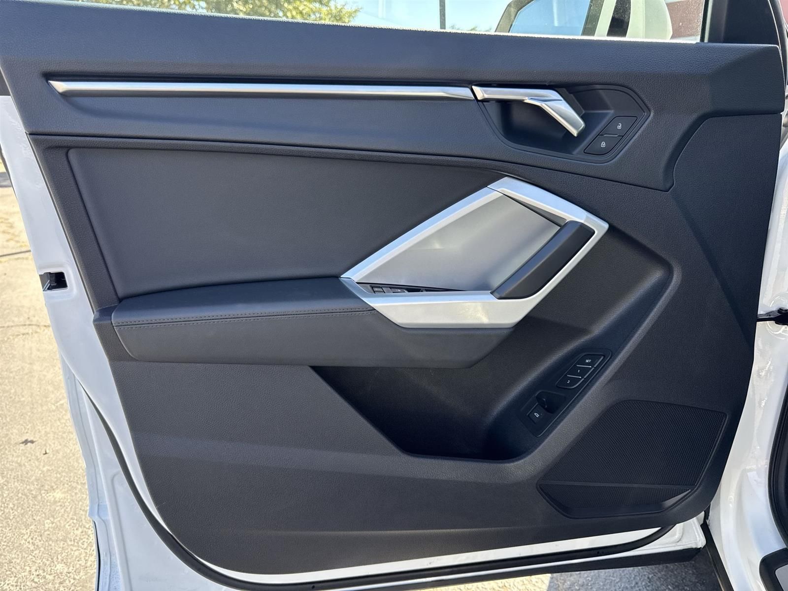 Thumbnail: 2022 Audi Q3 - 20