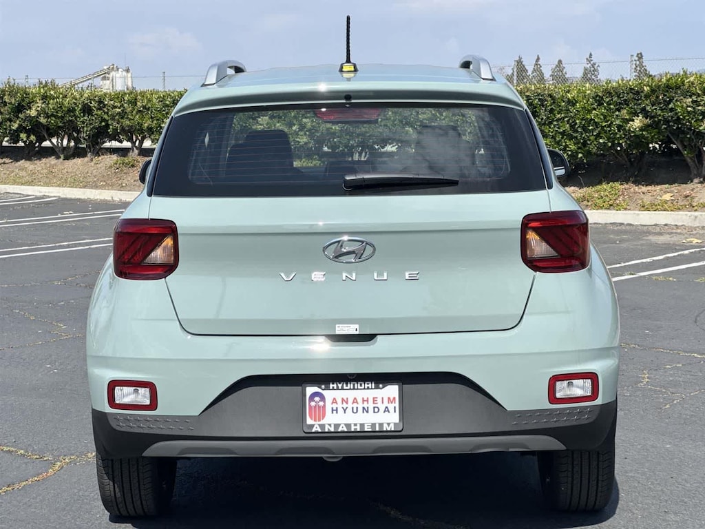 New 2025 Hyundai Venue Limited SUV