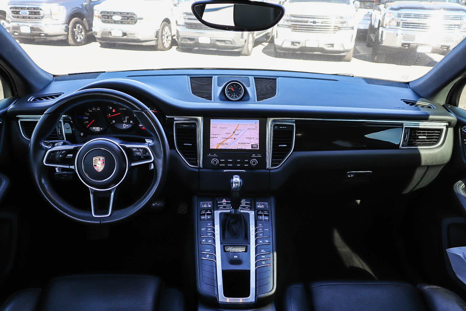 Thumbnail: 2017 Porsche Macan - 13