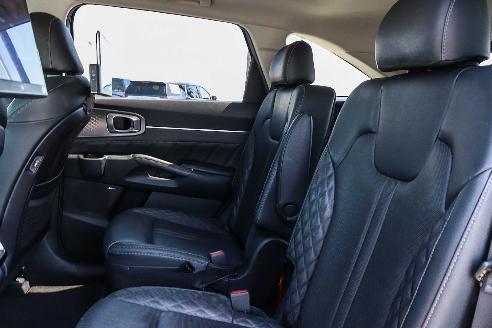 Thumbnail: 2022 Kia Sorento - 22