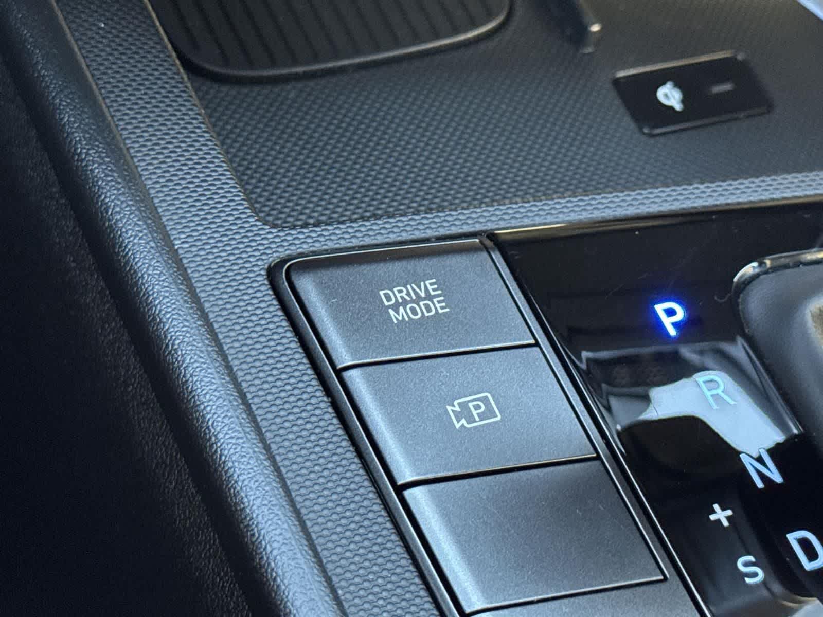 Thumbnail: 2025 Hyundai Elantra - 18