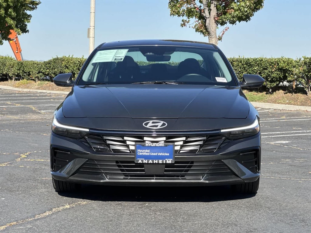 Certified 2025 Hyundai Elantra SEL Convenience Sedan