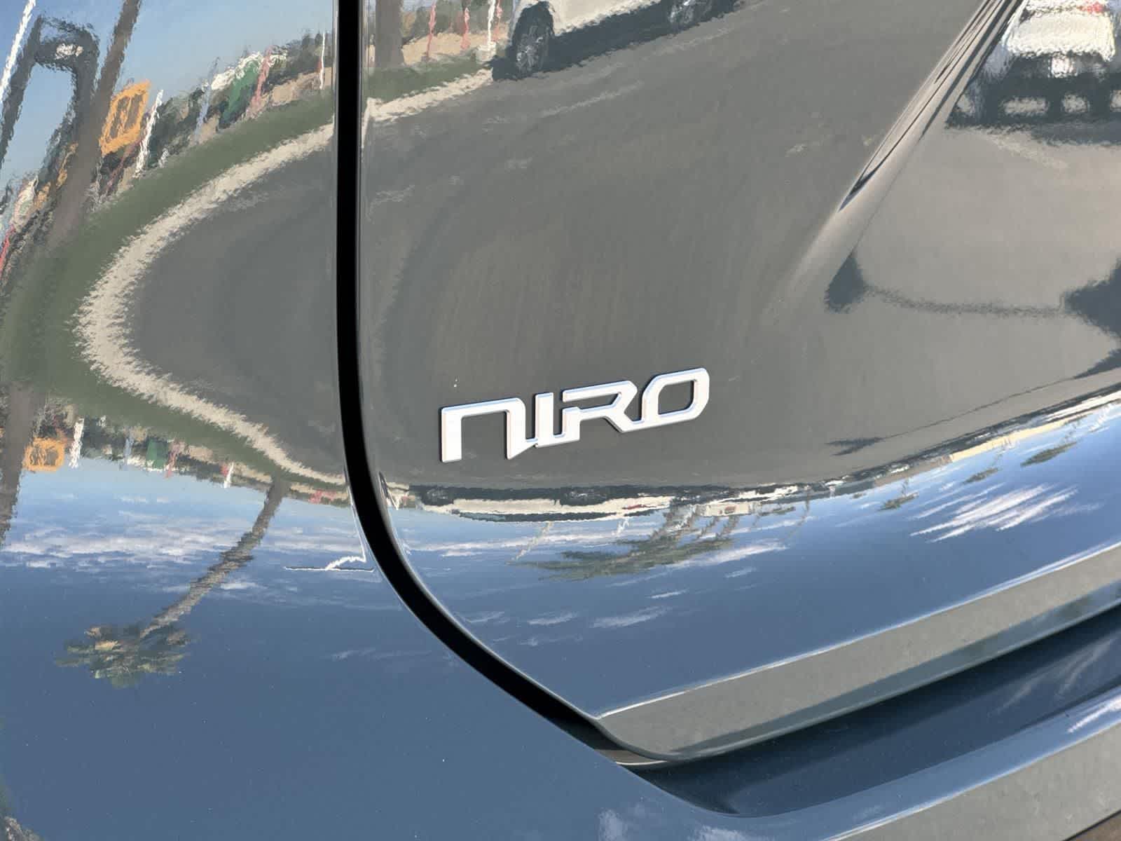 Thumbnail: 2024 Kia Niro - 34