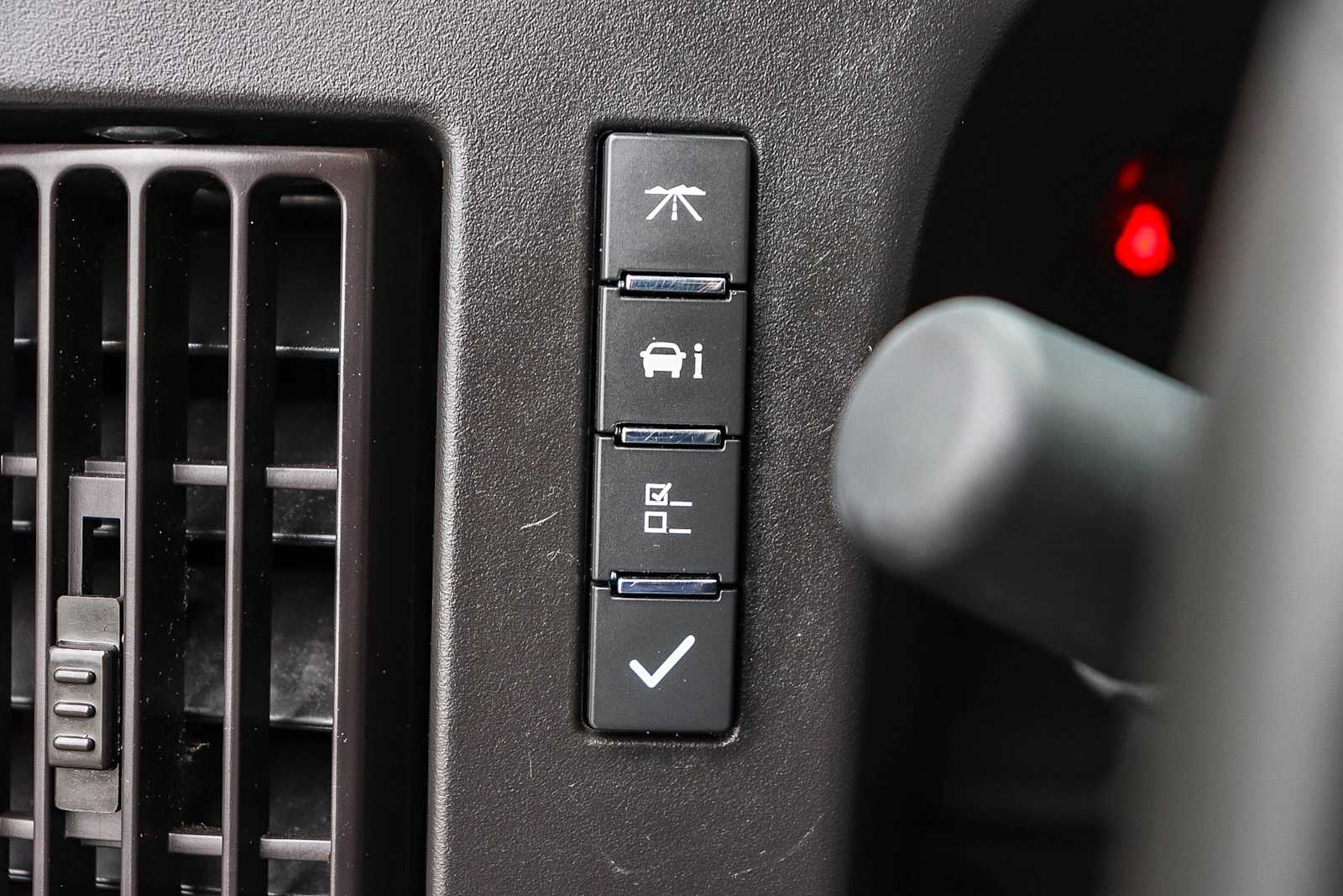 Thumbnail: 2023 GMC Savana - 24