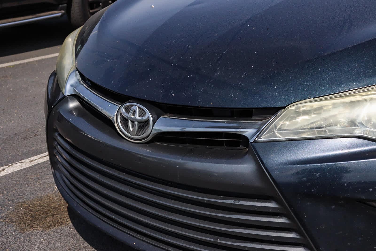 2015 Toyota Camry LE photo 3