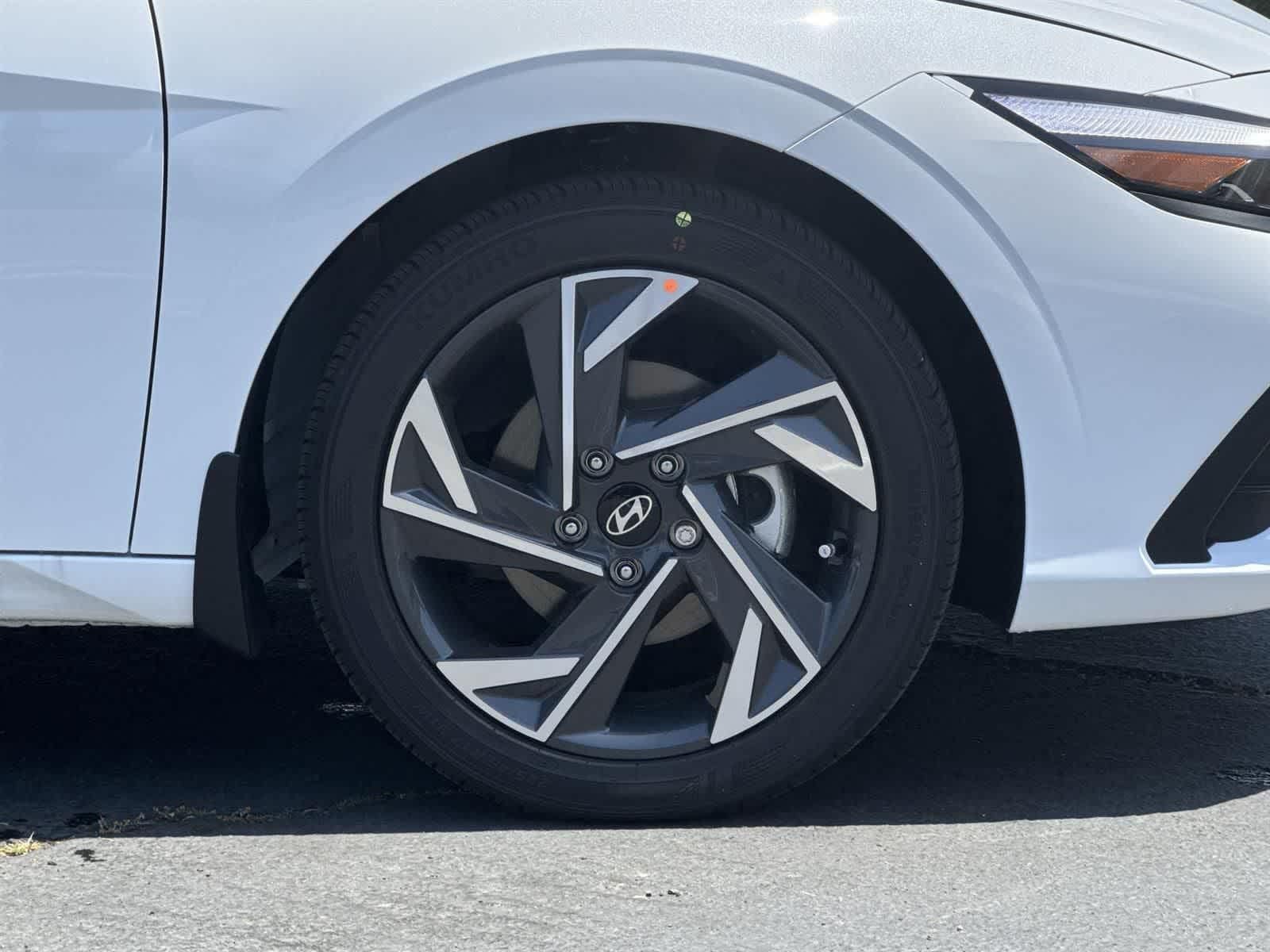 Thumbnail: 2025 Hyundai Elantra - 8