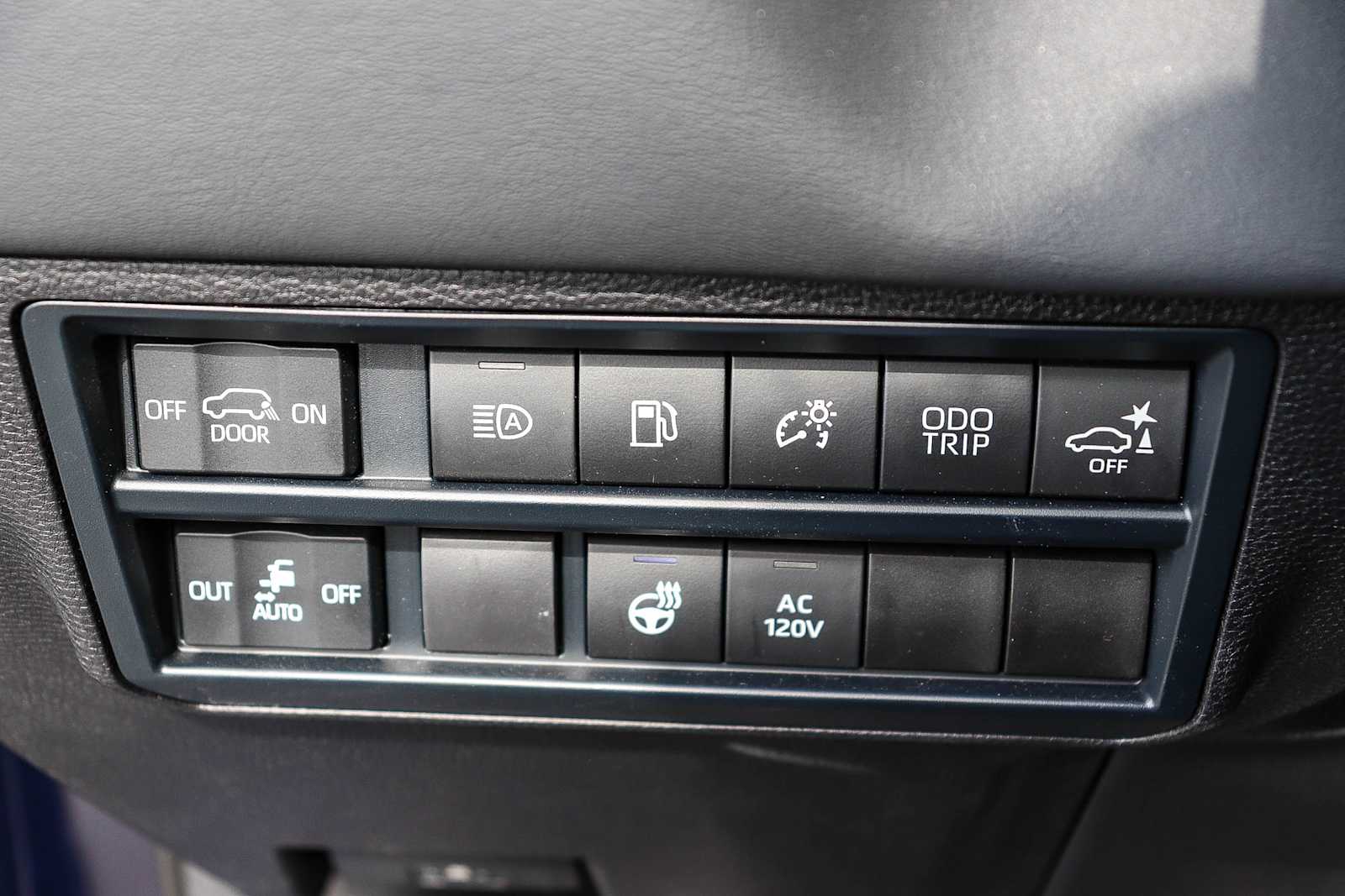 Thumbnail: 2025 Toyota Sequoia - 32