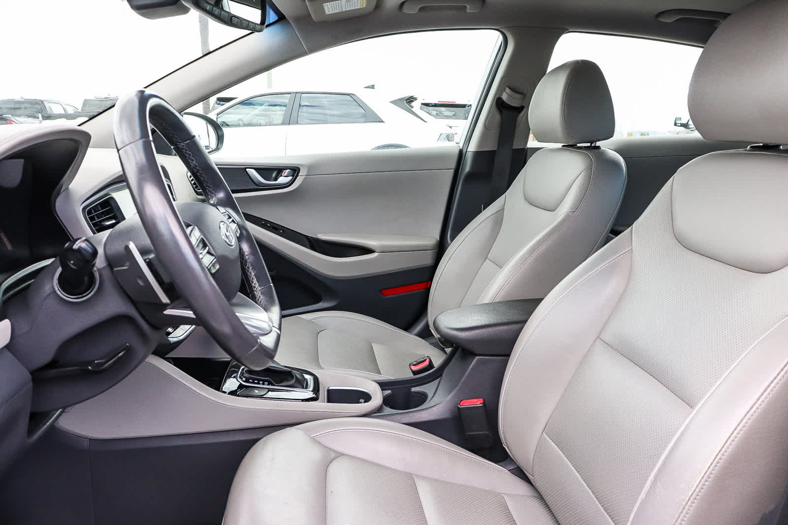 Thumbnail: 2019 Hyundai Ioniq - 23