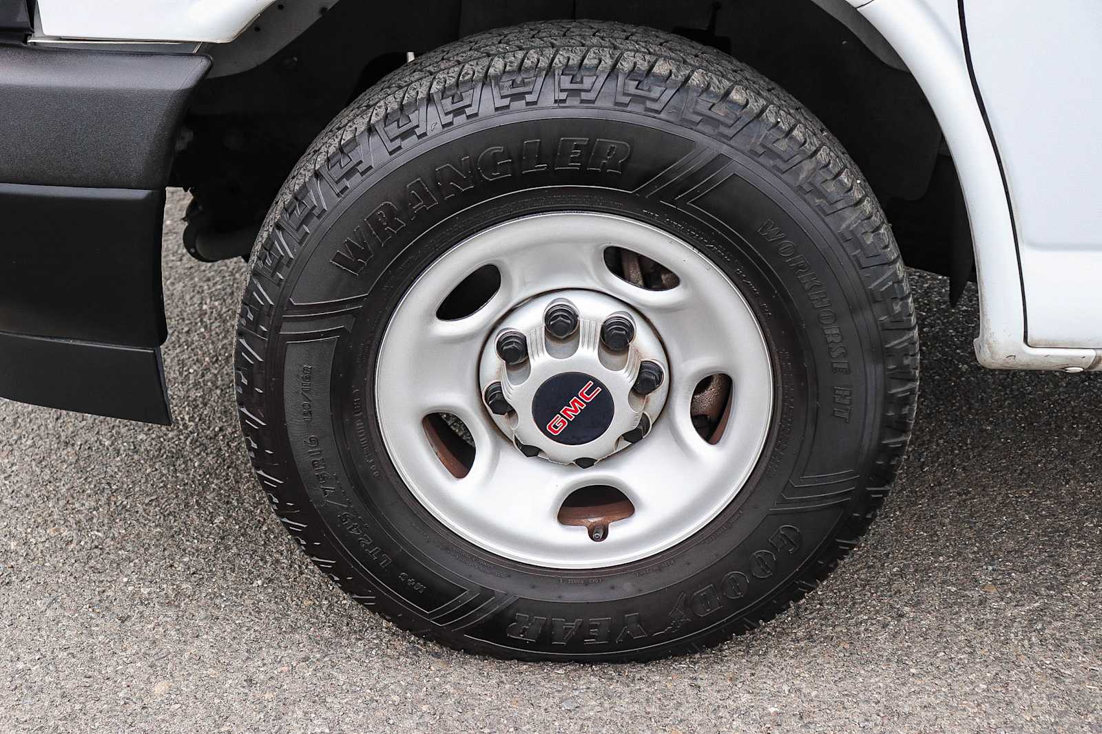 Thumbnail: 2023 GMC Savana - 11