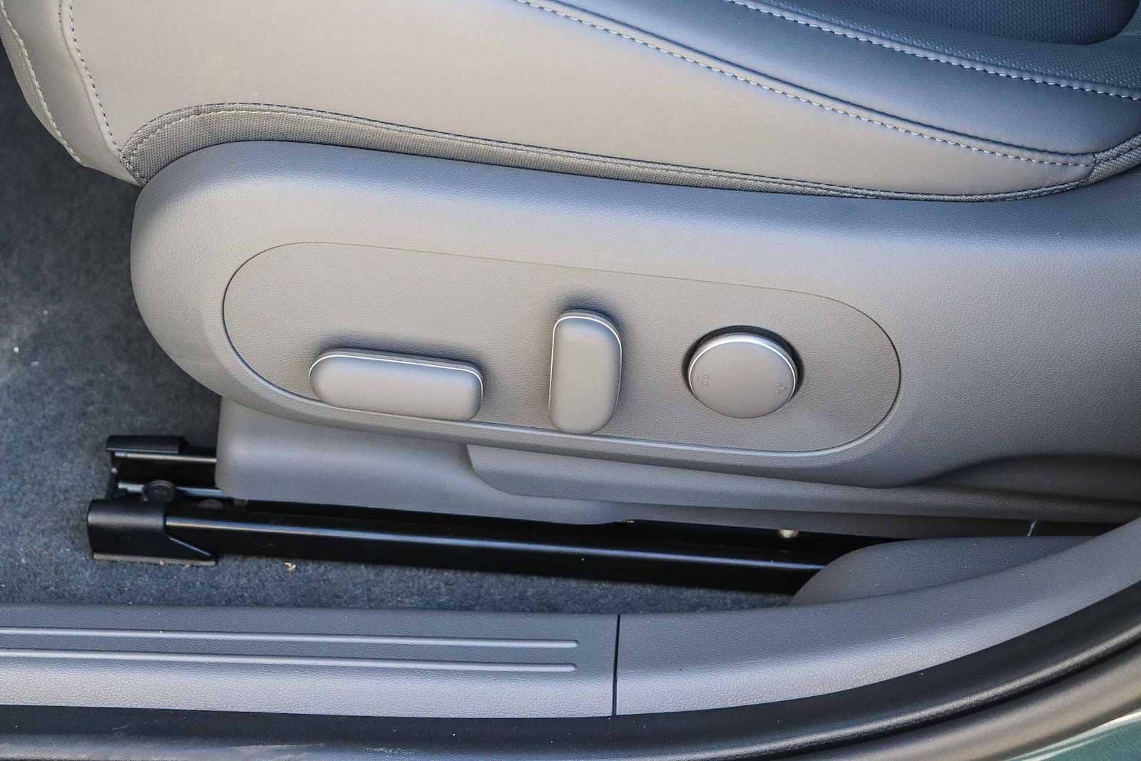 Thumbnail: 2026 Hyundai Ioniq 5 - 22