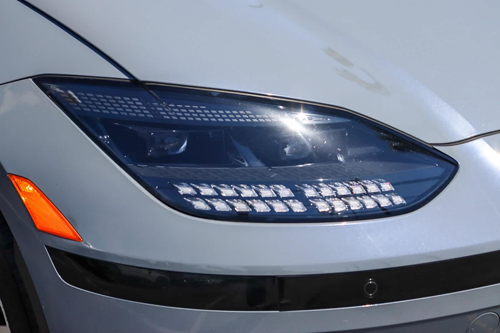 Thumbnail: 2023 Hyundai Ioniq 6 - 4
