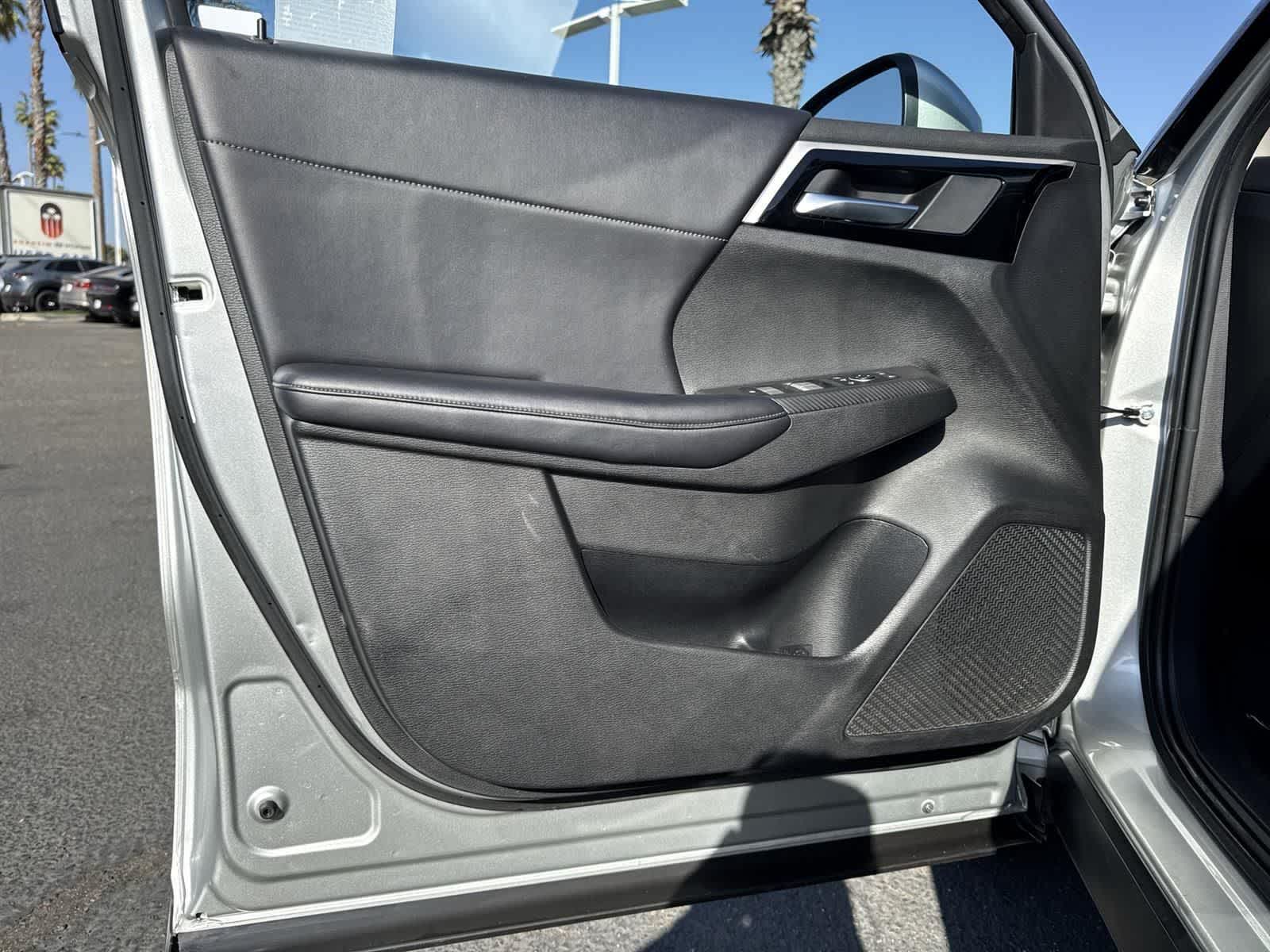 Thumbnail: 2024 Mitsubishi Outlander - 20